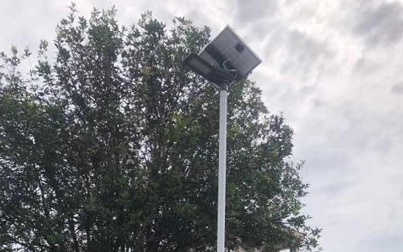 Integrated Solar Street Light DL-BF-30W Project in China